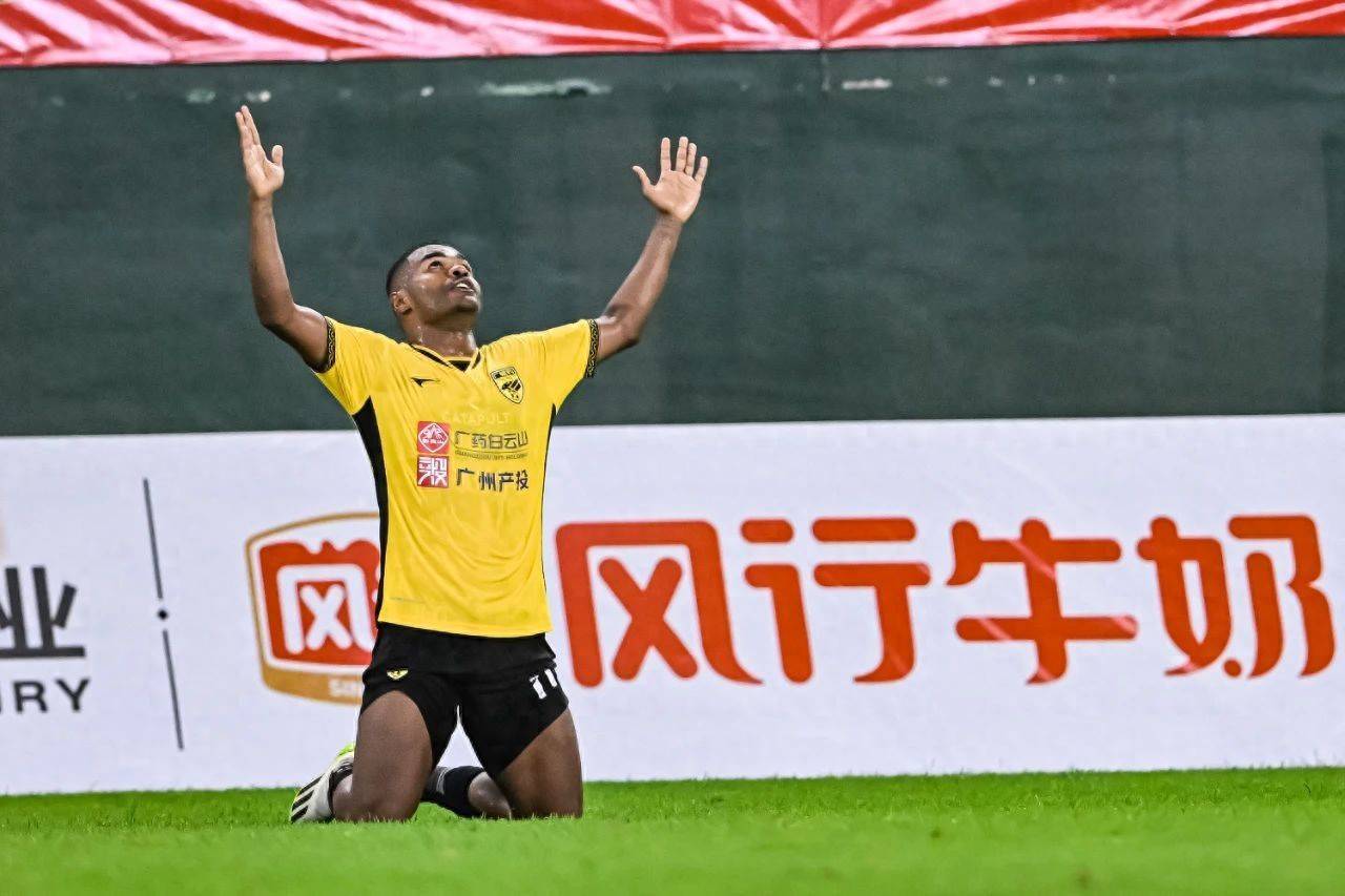 球速官网 -包含里程碑夜！广州队强势反弹，全明星赛集结日刷纪录，赛场秩序良好，更衣室氛围转暖的词条