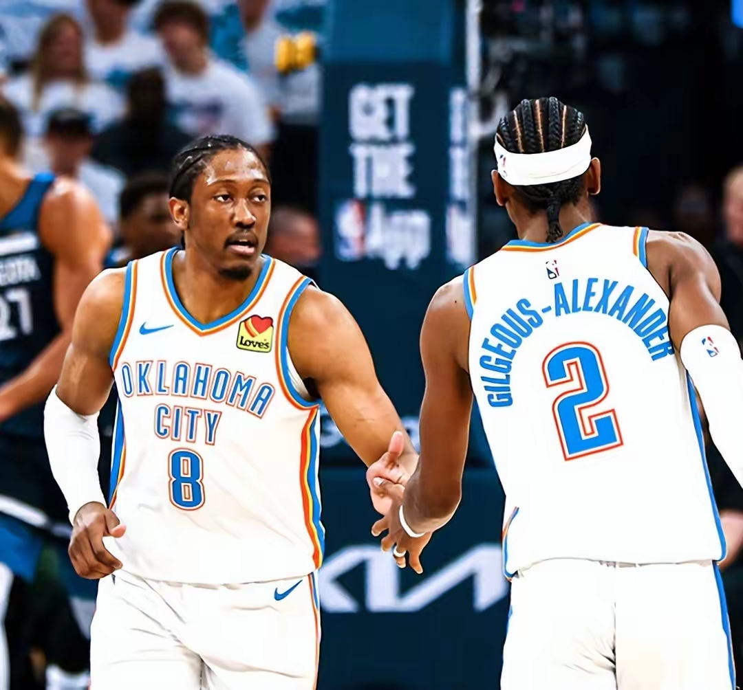 球速官网 -包含集结日NBA总决赛传出新动向;克里夫兰骑士战术微调;管理层表态——话题不断;轮换策略成焦点的词条